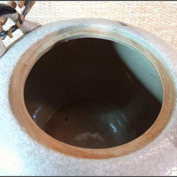 1970s Japanese Vintage Pottery Tea Pot w Bamboo Handle - Picture 5 of 7